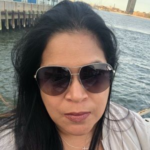 Meet your Posher, Yolanda